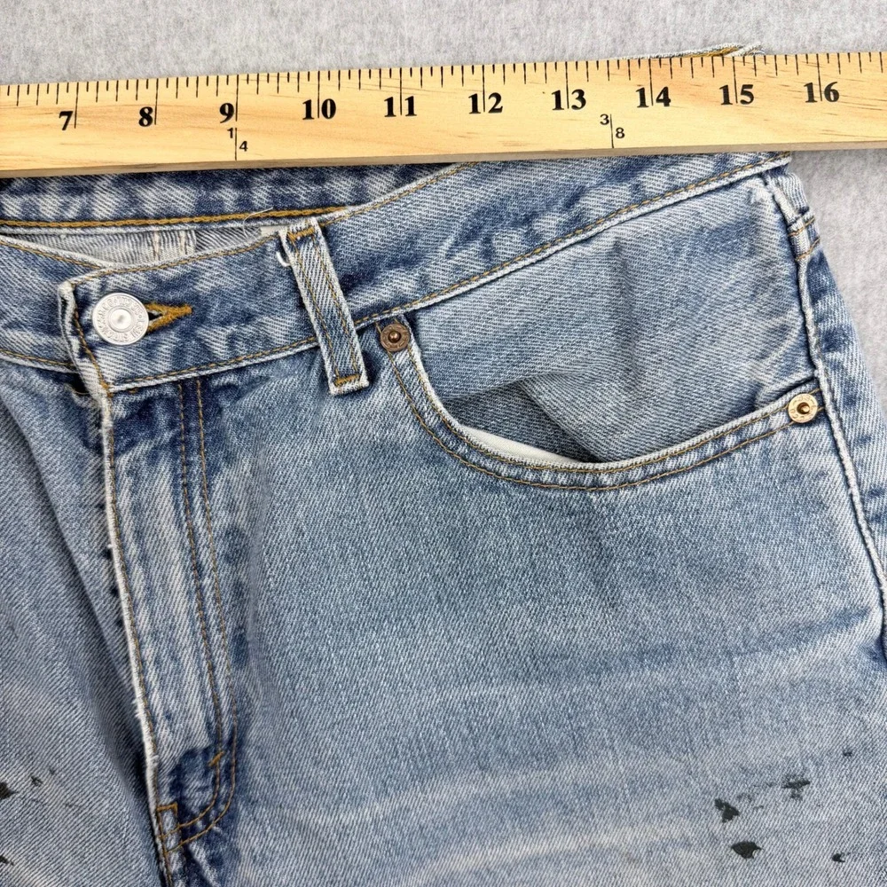 Vintage Levis 560 Loose Fit Straight Leg Jeans Light Wash Thrashed Paint 29x27.5